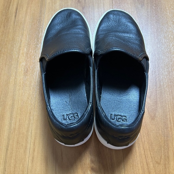 UGG Women’s Black Leather Moccasins with White Soles Size 7 - Picture 2 of 13